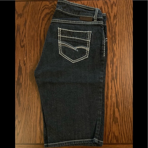 Brody Shorts - Picture 4 of 9